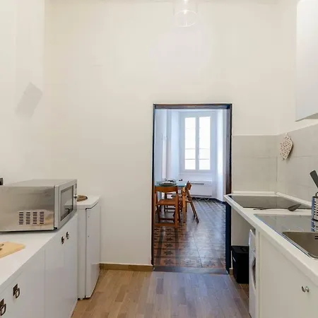 Apartman Joivy Charm 1 Bed Apt Overlooking Port Of