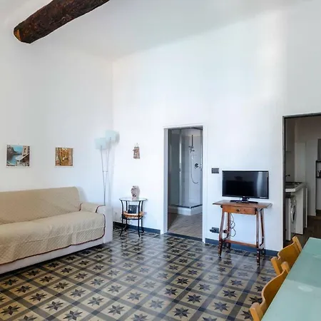 Apartment Joivy Charm 1 Bed Apt Overlooking Port Of *