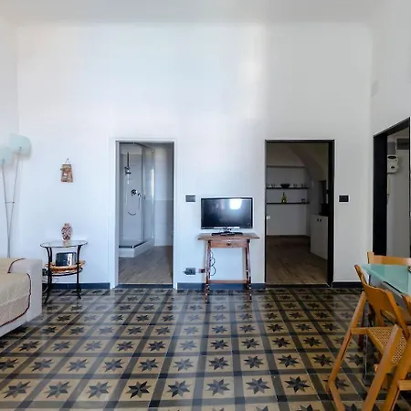 Joivy Charm 1 Bed Apt Overlooking Port Of Apartman Camogli