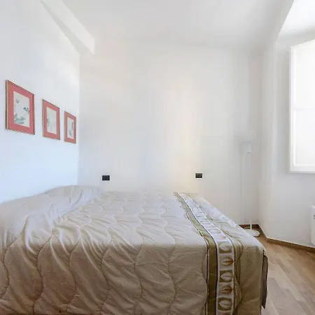 Apartman Joivy Charm 1 Bed Apt Overlooking Port Of