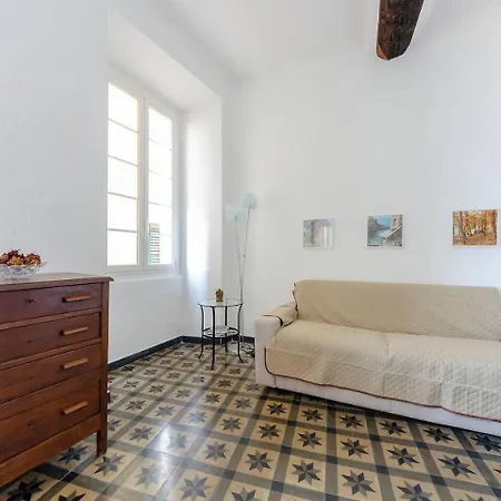 Apartman Joivy Charm 1 Bed Apt Overlooking Port Of