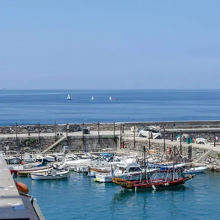 Joivy Charm 1 Bed Apt Overlooking Port Of Apartman *