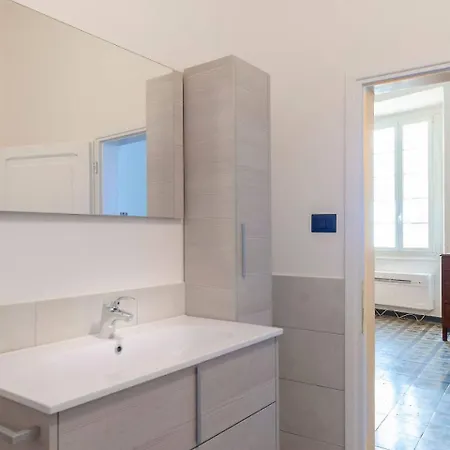 Joivy Charm 1 Bed Apt Overlooking Port Of *